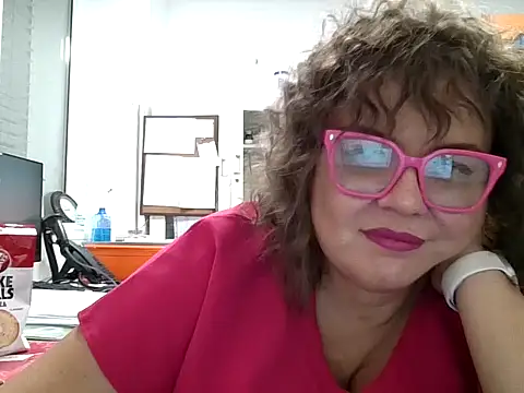 Snapshot of roxy863086 chatting on October 6, 7:47 pm roxy863086 online show from October 6, 7:47 pm