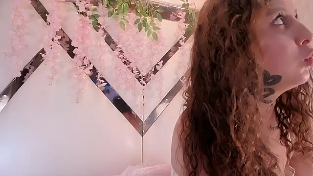 Marylinmonroy online show from October 3, 1:01 pm