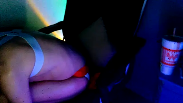 highinhtxx online show from March 13, 8:52 am