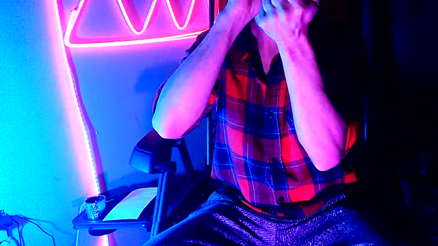 highinhtxx online show from November 26, 6:35 am