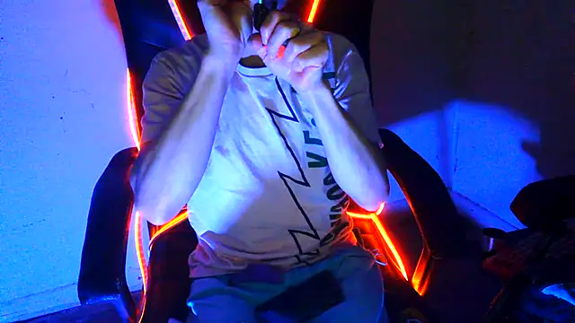 highinhtxx online show from February 16, 2:54 am