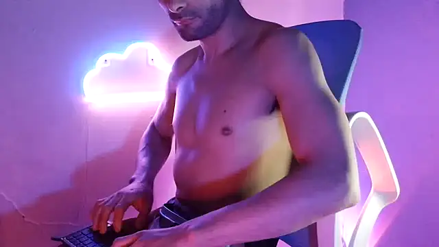 highinhtxx online show from April 12, 4:10 pm