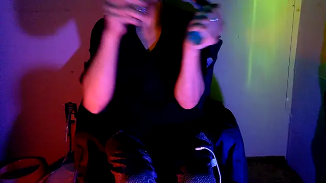 highinhtxx online show from November 9, 2:32 pm