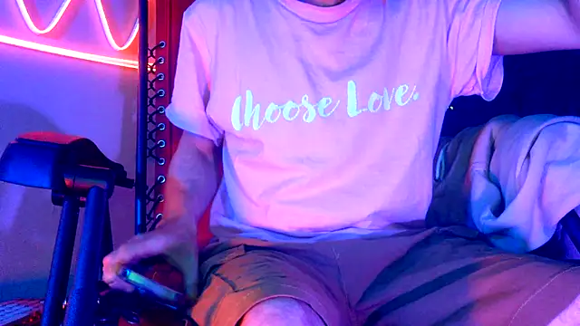 highinhtxx online show from December 4, 7:13 pm