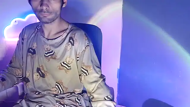 highinhtxx online show from May 24, 2:11 am