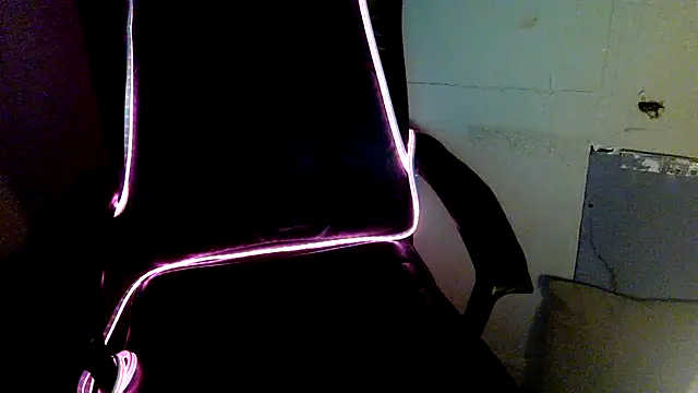 highinhtxx online show from February 11, 4:23 am