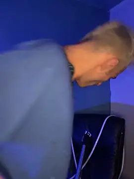 highinhtxx online show from February 26, 2:55 am