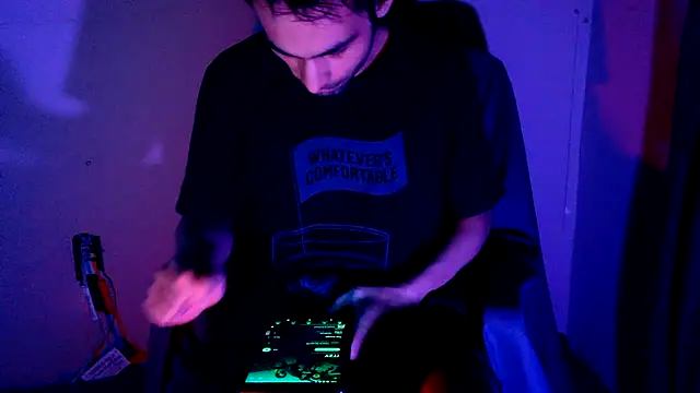 highinhtxx online show from November 11, 10:10 am