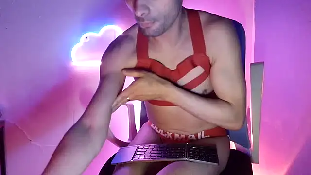 highinhtxx online show from April 15, 7:25 am