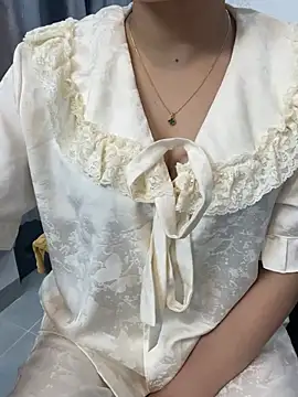 lee ly online show from March 13, 11:37 am