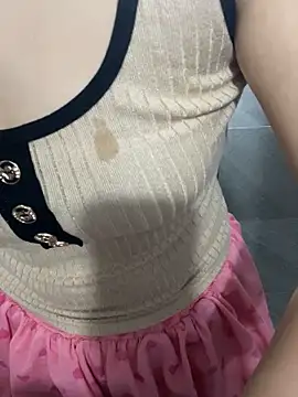 lee ly online show from October 28, 6:45 am