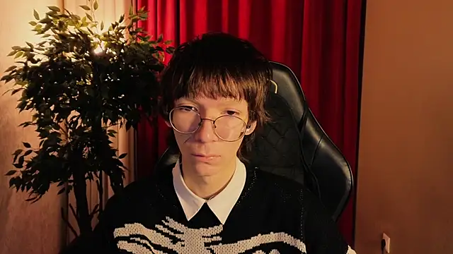 TommieHi online show from November 16, 5:34 am