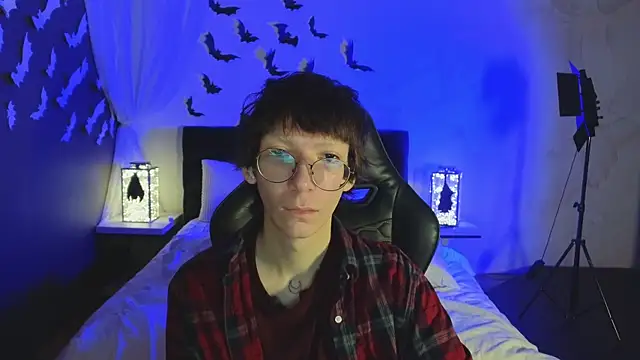 TommieHi online show from October 31, 5:26 am