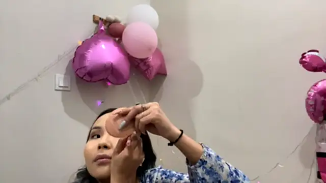 CarollFalick online show from October 18, 2:41 pm