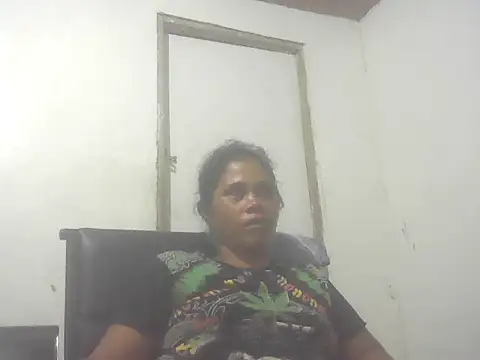 Snapshot of Hotmommax chatting on September 27, 12:44 pm Hotmommax online show from September 27, 12:44 pm