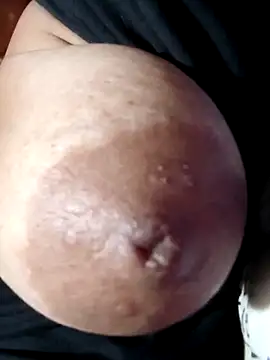 Hotmommax online show from February 21, 8:00 pm