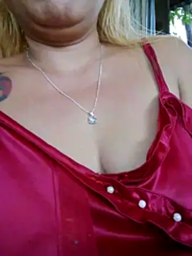 Hotmommax online show from May 31, 12:49 am