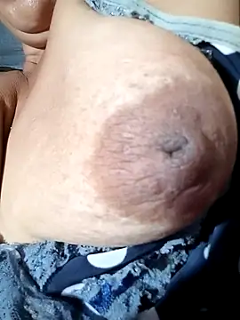 Hotmommax online show from January 8, 7:31 pm