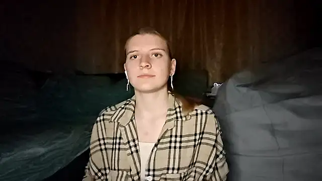 LynteriLain online show from October 1, 8:24 pm