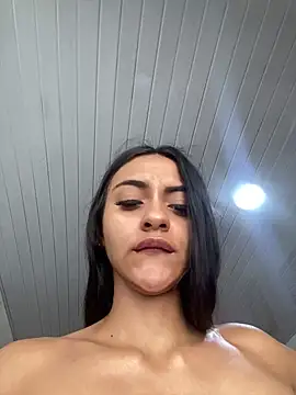 Snapshot of miluwatson chatting on October 30, 8:39 pm miluwatson online show from October 30, 8:39 pm