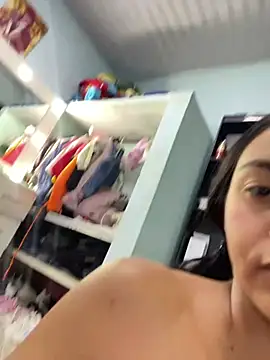 miluwatson online show from July 10, 4:12 am