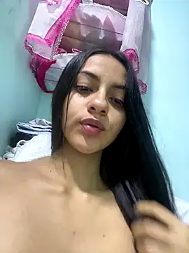 Snapshot of miluwatson chatting on October 25, 4:11 am miluwatson online show from October 25, 4:11 am