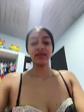 miluwatson online show from February 6, 4:19 am