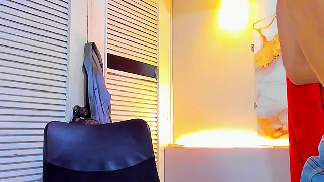 Snapshot of daniscot chatting on October 23, 4:11 am daniscot online show from October 23, 4:11 am