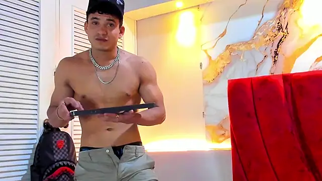 Snapshot of daniscot chatting on November 17, 3:54 am daniscot online show from November 17, 3:54 am