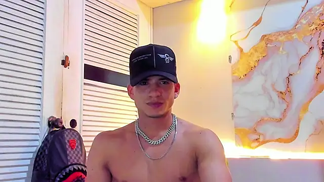 Snapshot of daniscot chatting on October 28, 8:13 am daniscot online show from October 28, 8:13 am