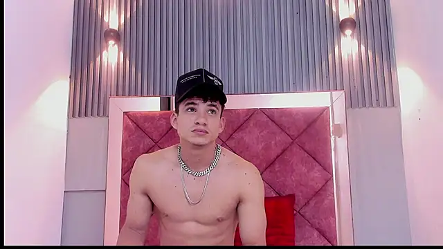 Snapshot of daniscot chatting on November 12, 11:19 pm daniscot online show from November 12, 11:19 pm