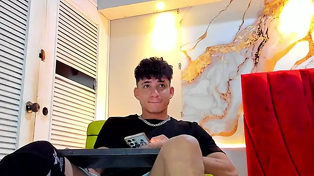 Snapshot of daniscot chatting on November 25, 3:51 am daniscot online show from November 25, 3:51 am