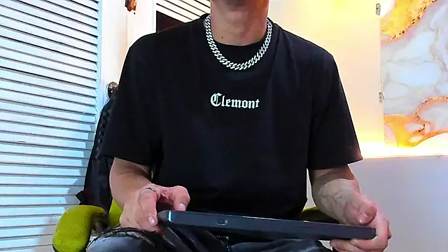 Snapshot of daniscot chatting on November 29, 8:09 pm daniscot online show from November 29, 8:09 pm