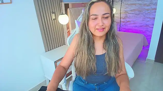 Snapshot of lila_cute1 chatting on October 3, 3:02 pm lila cute1 online show from October 3, 3:02 pm