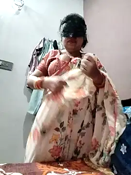 Hot  bhabhi 99 online show from December 5, 4:44 am