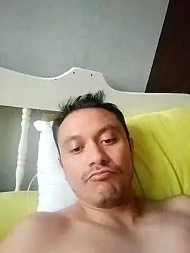 Snapshot of Ricuss9 chatting on October 2, 11:19 pm Ricuss9 online show from October 2, 11:19 pm