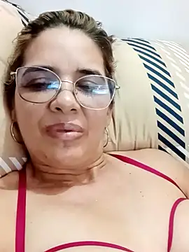 Snapshot of AdiniTA__Hot chatting on October 8, 1:40 am AdiniTA Hot online show from October 8, 1:40 am