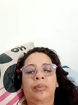 Snapshot of AdiniTA__Hot chatting on September 30, 2:17 am AdiniTA Hot online show from September 30, 2:17 am