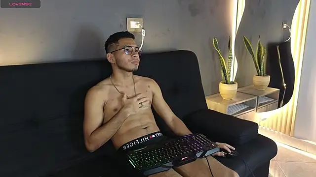 Jaybrown  1 online show from November 21, 11:31 am