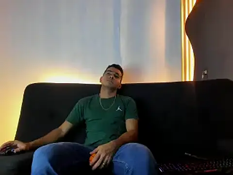 Jaybrown  1 online show from November 13, 3:43 am