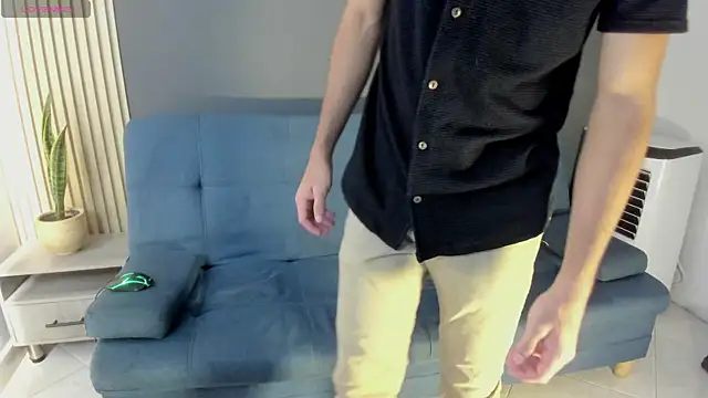 Jaybrown  1 online show from November 28, 7:36 pm