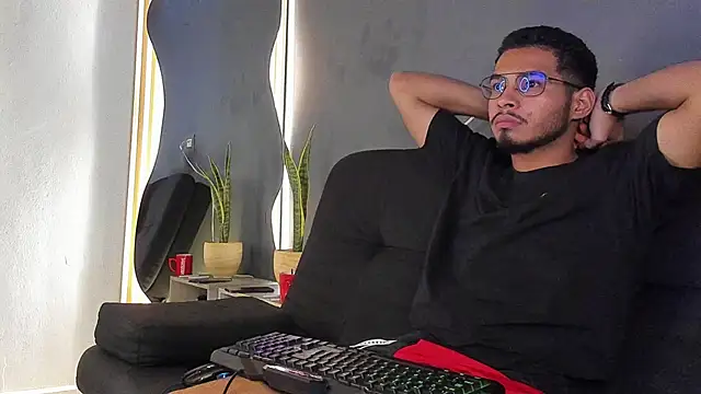 Jaybrown  1 online show from October 31, 2:35 pm