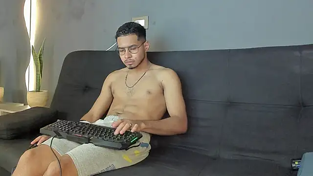 Jaybrown  1 online show from November 2, 3:22 am