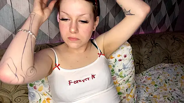 RebelKitsune online show from November 14, 7:12 am