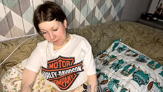 RebelKitsune online show from November 23, 6:34 am