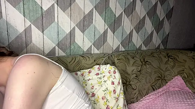 RebelKitsune online show from December 4, 7:02 pm