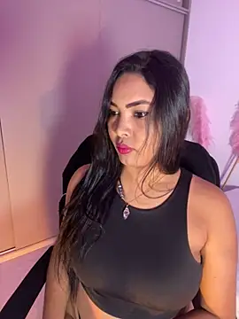 Snapshot of EmilyZuits chatting on November 24, 9:37 pm EmilyZuits online show from November 24, 9:37 pm