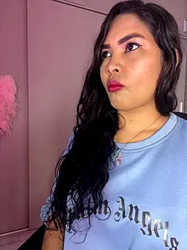 Snapshot of EmilyZuits chatting on November 22, 9:57 pm EmilyZuits online show from November 22, 9:57 pm