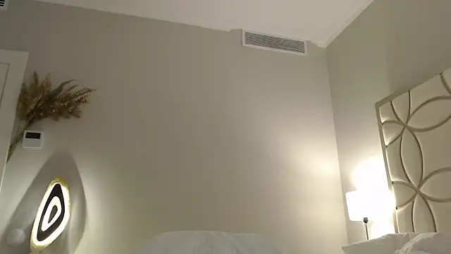 jessicahbelle online show from March 11, 11:59 am