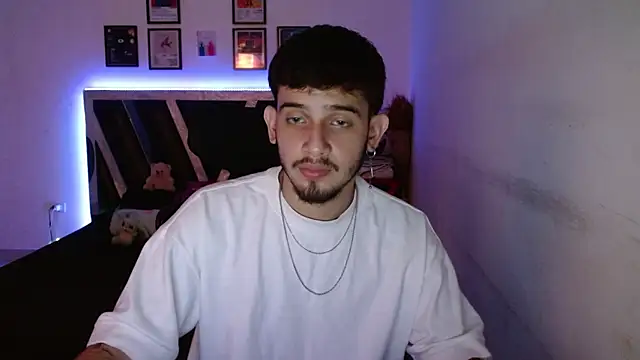 Snapshot of Sebasxxl12 chatting on December 14, 10:26 pm Sebasxxl12 online show from December 14, 10:26 pm